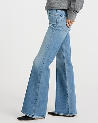 High Waisted Light Wash '70s Flare Jeans