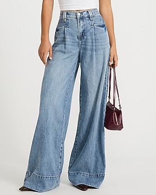 High Waisted Pleated Relaxed Wide Leg Light Wash Jeans - thumbnail 2