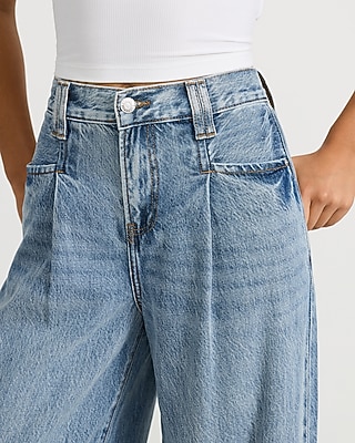 High Waisted Pleated Relaxed Wide Leg Light Wash Jeans - thumbnail 3