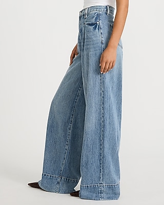 High Waisted Pleated Relaxed Wide Leg Light Wash Jeans - thumbnail 4