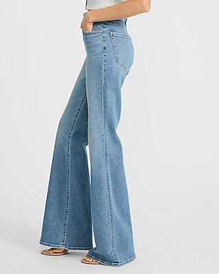 High Waisted Light Wash '70s Flare Jeans