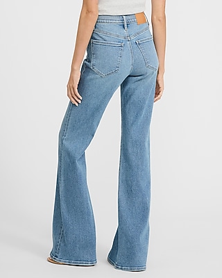 High Waisted Light Wash '70s Flare Jeans