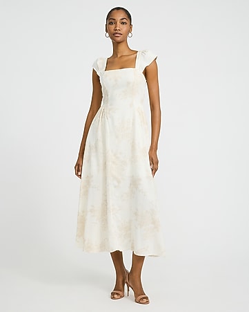 white proposal dresses What Does Your Say About Your Wedding Dress? - Pretty Happy Love - Wedding Blog Whether you are dressing it for a wedding party I ordered three white dresses