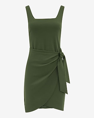 Scoop Neck Sleeveless Tie Wrap Mini Sheath Dress