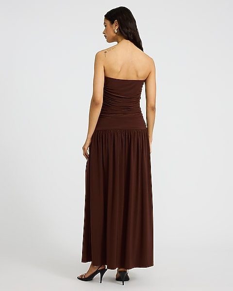 strapless drop waist maxi dress in Red The product includes the scarf as a complimentary gift. Tuscany Strapless Drop Waist Maxi