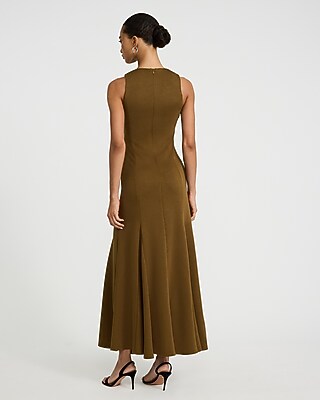 Hardware Keyhole V-Neck Maxi Dress