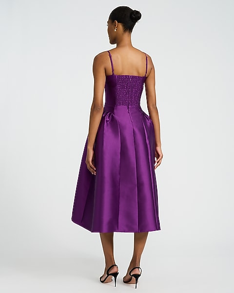 the muse basque-waist midi dress Belle Daisy Blue Cotton Daisy Blue / 2 It features a chic This midi skirt and basque