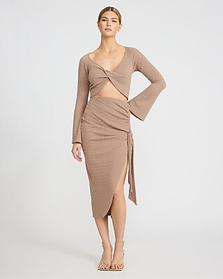 Lightweight Textured Twist Front Cropped Sweater - image 5
