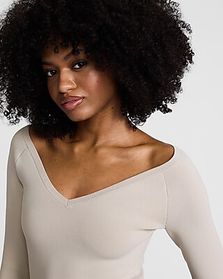 Crepe Knit Body Contour V-Neck Sweater