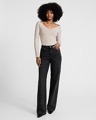 Crepe Knit Body Contour V-Neck Sweater