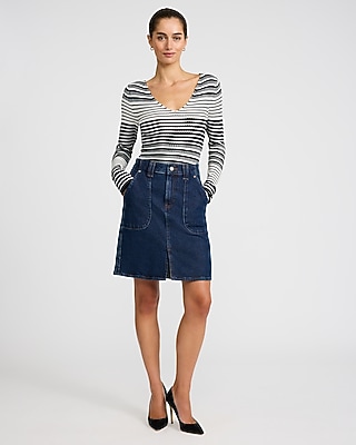 Fitted Textured Striped V-Neck Sweater