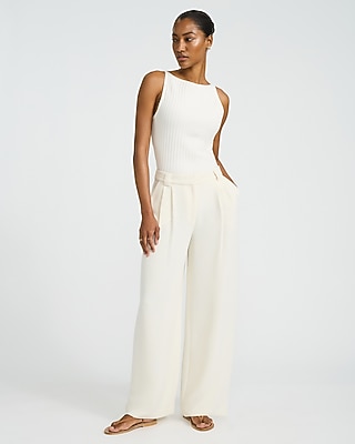 Textured Boat Neck Fitted Sweater Tank