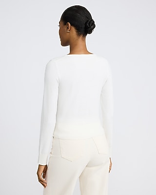 Airy Soft Skimming Sweetheart Neckline Cardigan