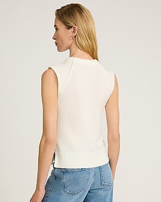 Skimming Crew Neck Sleeveless Sweater