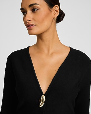 V-Neck Long Sleeve Single Novelty Button Cutaway Sweater