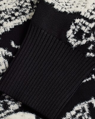 Fitted Floral V-Neck Puff Sleeve Sweater