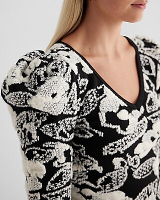 Fitted Floral V-Neck Puff Sleeve Sweater