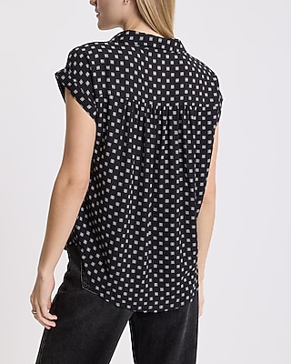 Printed Collared V-Neck Short Sleeve Top