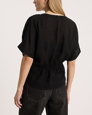 トップス PERIOD FEATURES CUTOUTHandClipping Shirt Short Sleeve Half Button Cinched Waist Top | Express