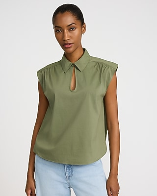 Collared Short Sleeve Keyhole Top