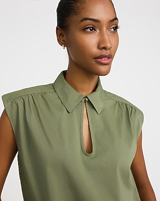 Collared Short Sleeve Keyhole Top