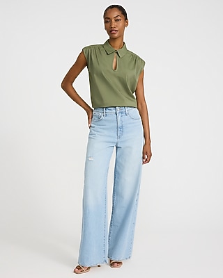 Collared Short Sleeve Keyhole Top