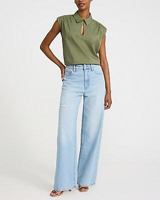 Collared Short Sleeve Keyhole Top