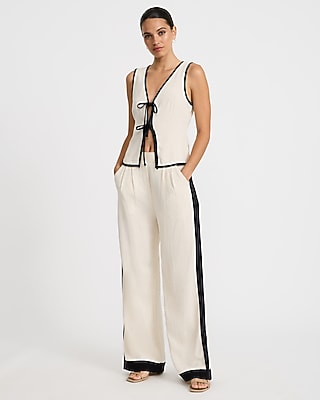 Linen-Blend Tipped V-Neck Tie Front Tank
