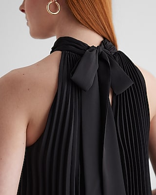 Tie Halter Neck Pleated Top