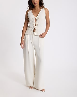 Textured V-neck Tie Front Tank | Express