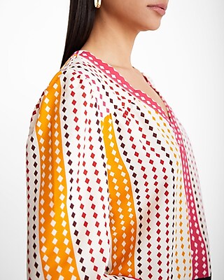 Printed V-Neck Long Sleeve Gathered Front Top