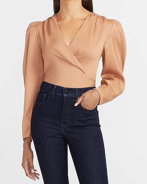 5 ways to style a puff sleeve top