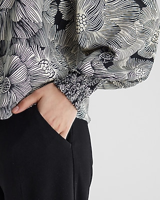 SMOCKED CUFF VNECK POPOVER LINEAR COSMOS PRINT 9709972:PRINT-BLACK:S