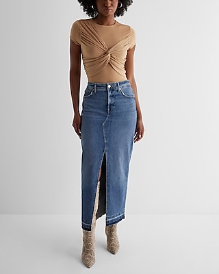 Body Contour Compression Crew Neck Twist Front Tee