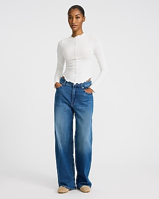 Crew Neck Long Sleeve Scalloped Tee