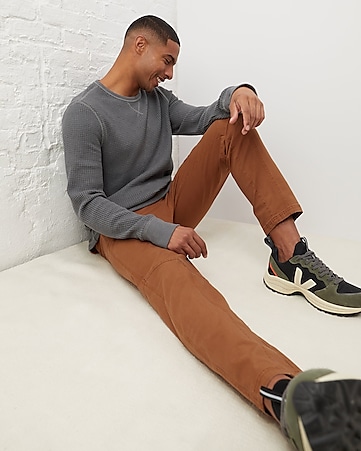 Men's Straight Leg Chinos - Classic Fit Chinos - Express